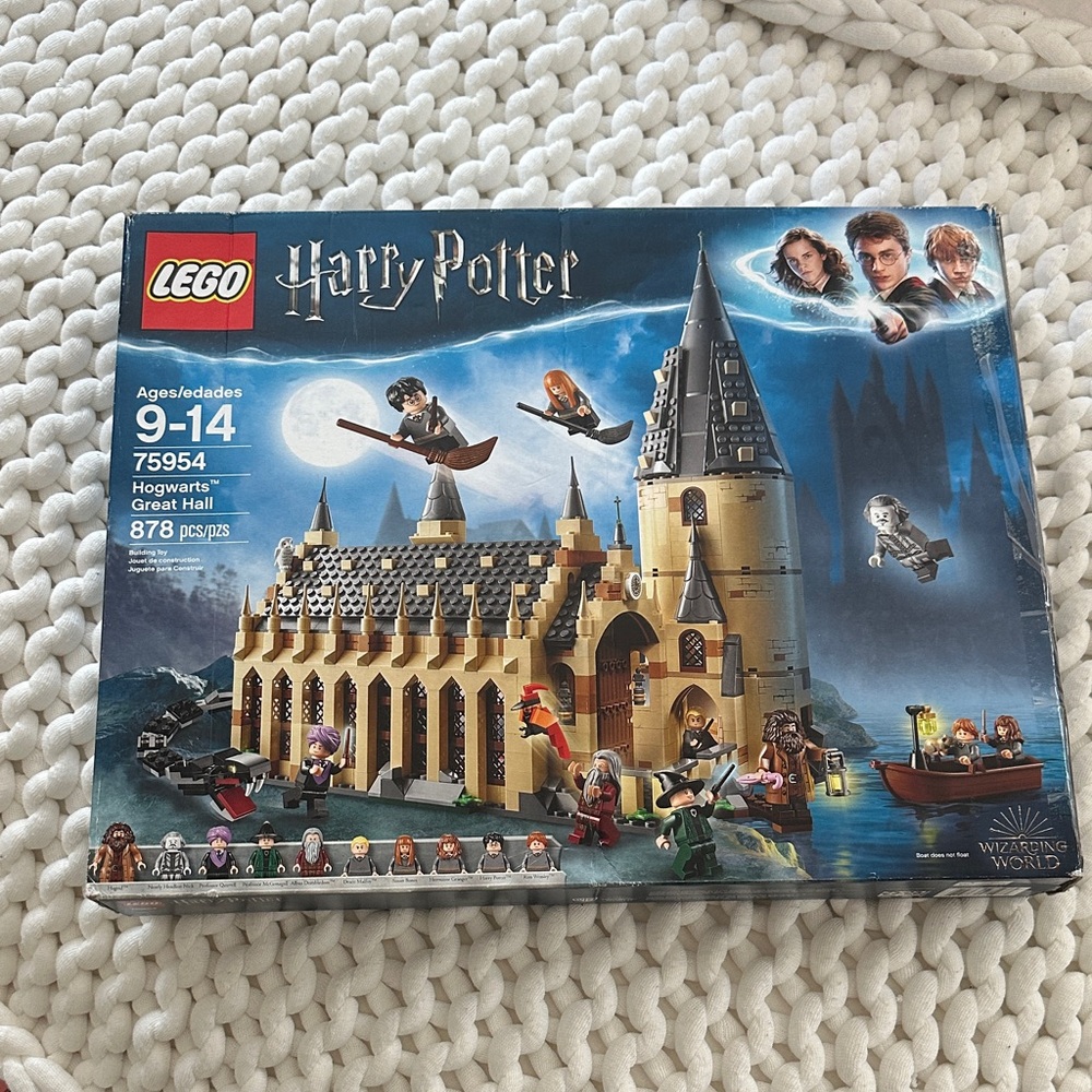 Lego Harry Potter Hogwarts Great Hall Boxed Set - Tan, Black, Blue